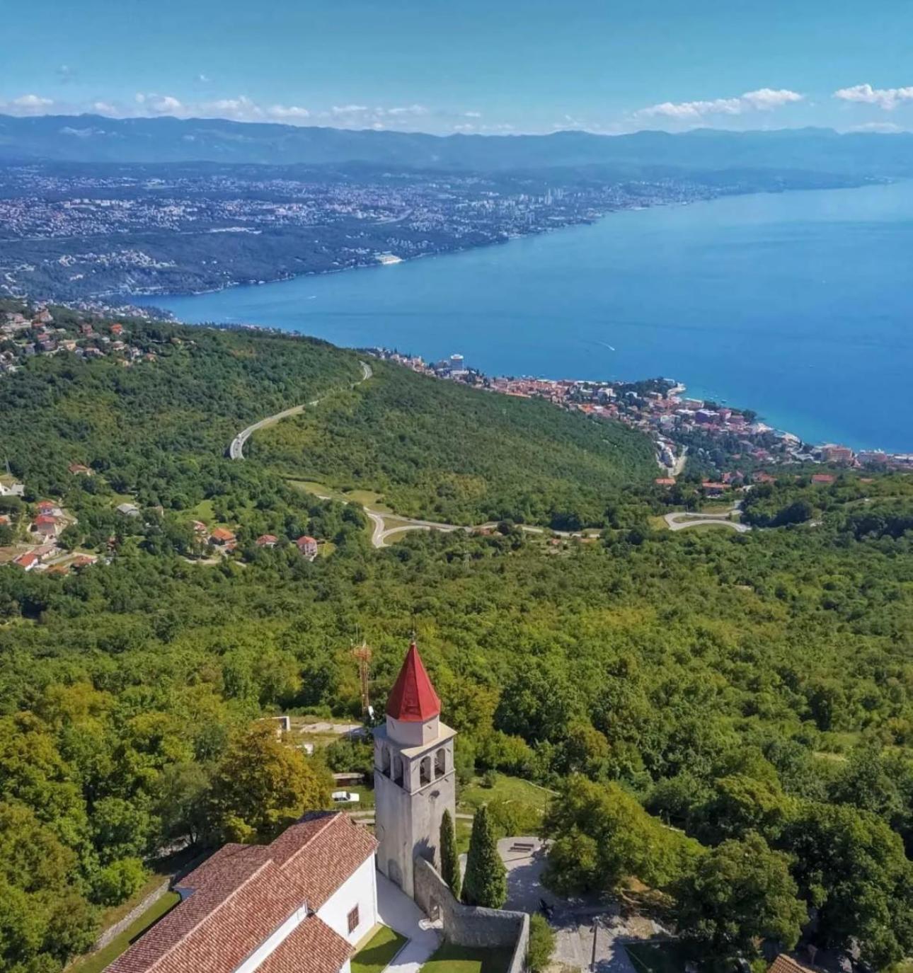 Apartment With A Terrace Forest Home Lullula Veprinac Экстерьер фото